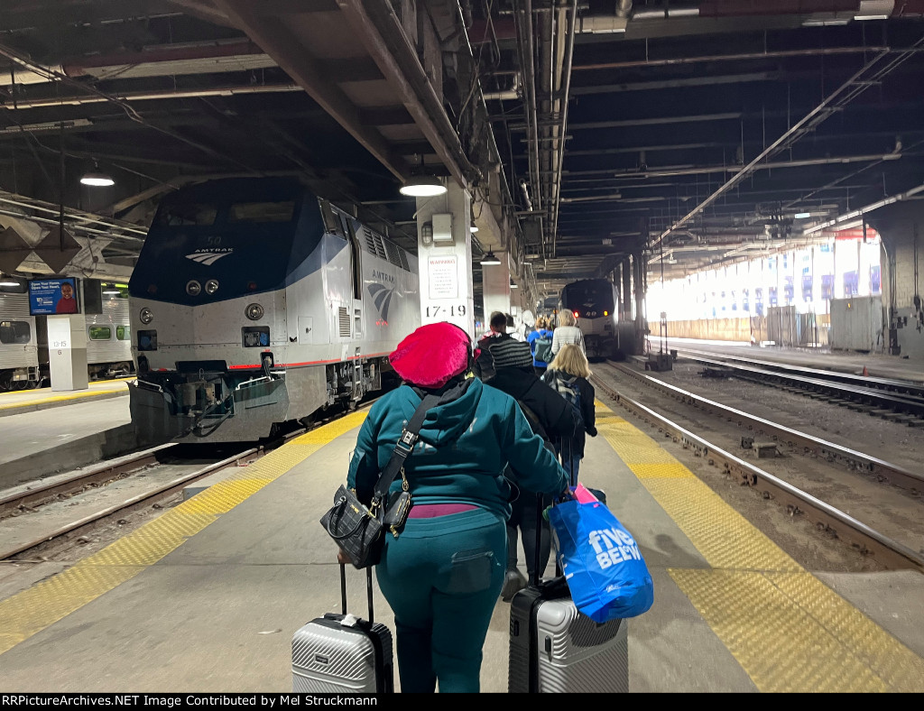 Boarding tracks 17 and 19